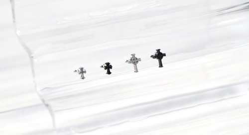 써지컬 십자가 2종  1.2mm 일체형 피어싱-2color