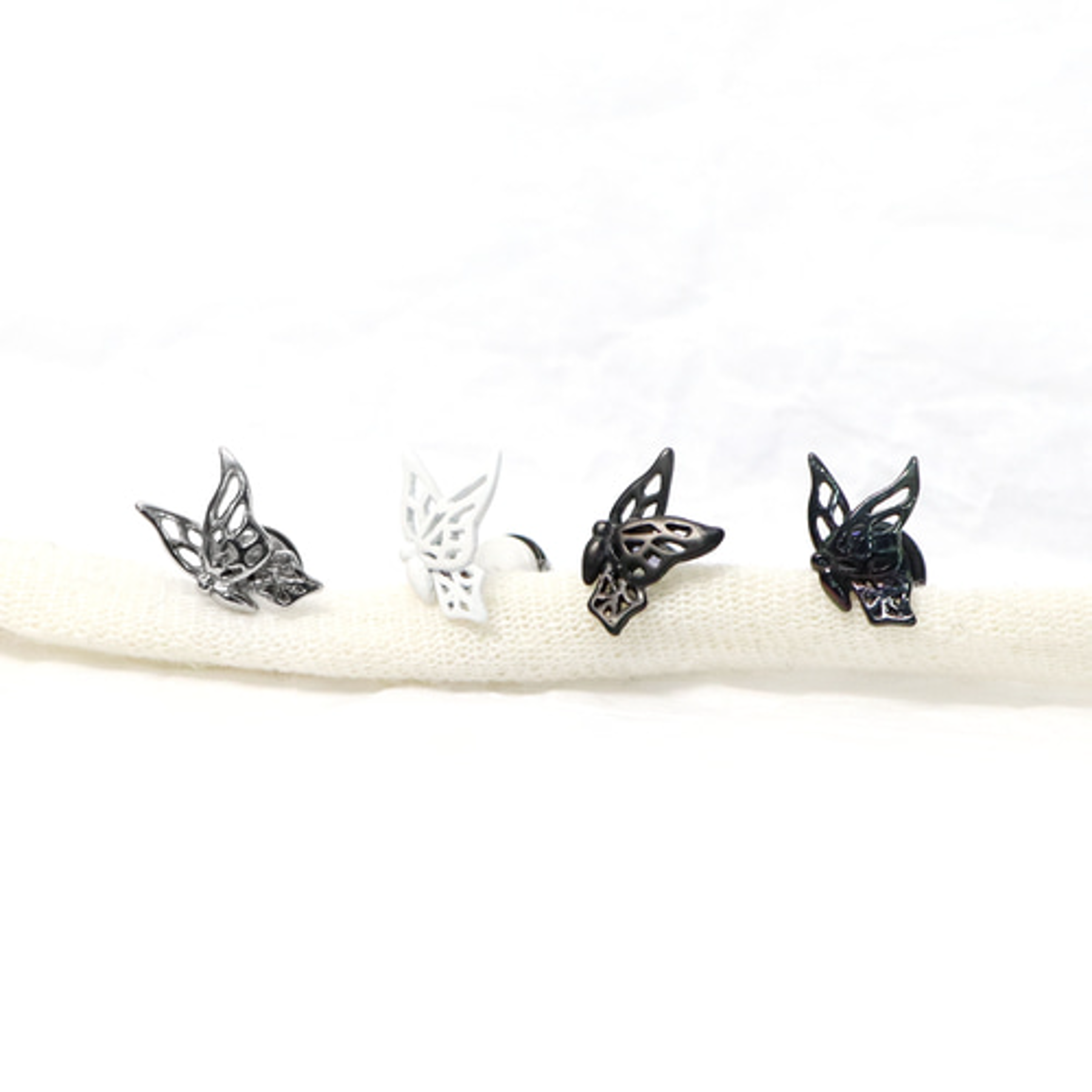 써지컬 일체형 앉은 나비 피어싱(4color)